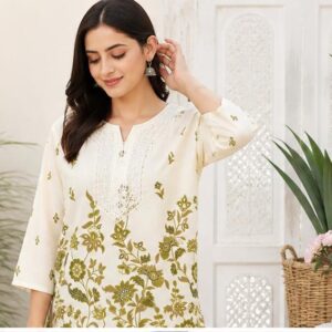 Women Off White Floral Straight Kurti